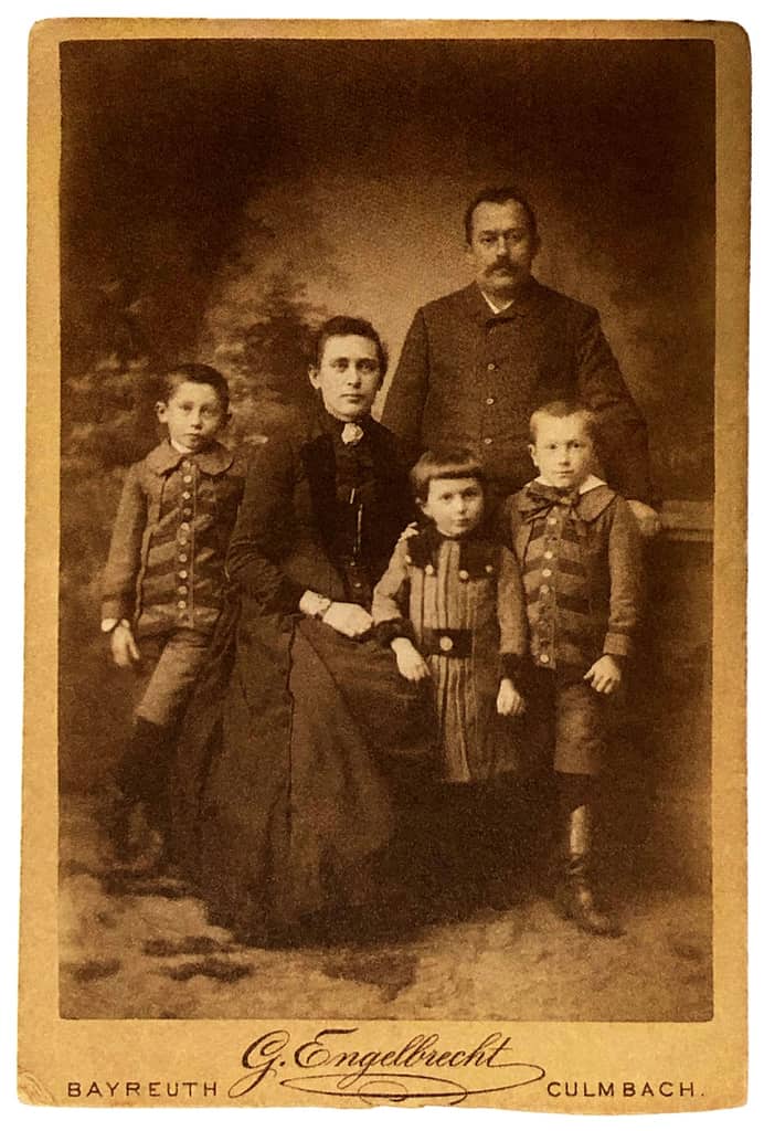 Hans Wilsdorf with his family in 1887