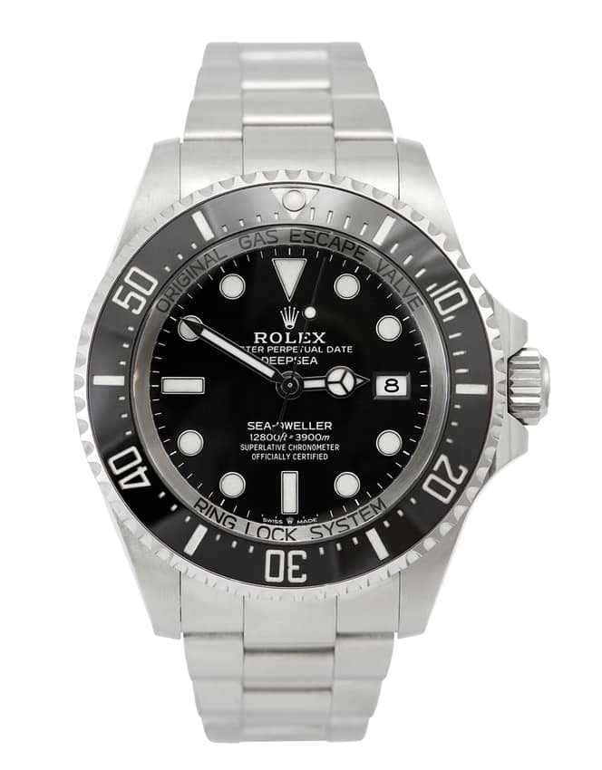 Rolex Sea-Dweller 136660, Black dial, 44mm Oystersteel